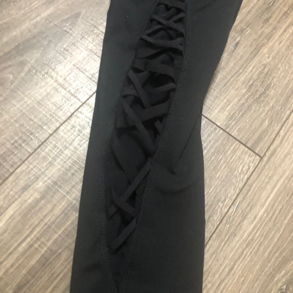 Powerhold by Fabletics mid rise mesh leggings! - Picture 5 of 5